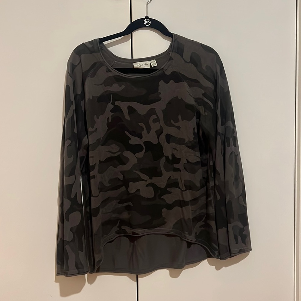 Army-print long sleeve